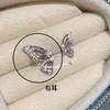 Pendientes de Ala de Mariposa Hueca para Doble Agujero con Incrustación Completa de Diamantes, Clavos Asimétricos para Hélice Auricular, Nuevos Clavos de Rosca para Lóbulo de la Oreja con Acabado de Alta Gama para Mujer
