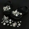 Nuevos dijes para zapatos estilo Bosque de Primavera y Verano con Flores de Cerezo y Melocotonero para Zuecos de Delfín Pequeño, Zapatillas Rosas para Niña Accesorios DIY