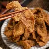 Snacks de Grasa de Cerdo Especiales de Qingdao, Panceta de Cerdo Crujiente, Recortes de Grasa de Cerdo, Snacks Populares Famosos en Internet, Comida de Ocio