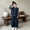Conjunto de Outono para Meninas 2026 Novo Estiloso Colete Infantil Camada Base Início do Outono Estilo Coreano Roupa Estilo de Rua Conjunto de Três Peças