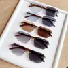 Moda Europea y Americana Nuevas Gafas de Sol Fotocromáticas sin Marco y Borde Cortado, Elegantes Gafas de Sol Estilo Calle de Gama Alta con Patillas de Grano de Madera, Gafas de Moda