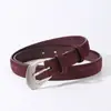 Cinto de Camurça Estilo Melard para Mulheres com Fivela Curva Prateada Fosca, Cinto Fino de Couro para Combinar com Casacos e Jeans, Cinto Decorativo