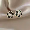 Brincos de Tarraxa Flor de Pérola com Gotejamento de Óleo Elegantes e Estilosos, Modernos de Luxo Leve, Brincos Simples e Versáteis, Acessórios de Orelha Doces Únicos de Alta Qualidade
