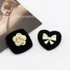 Botón de rombo metálico flocado al por mayor para abrigo de tweed de mujer, botón cuadrado de camelia, botón de lazo en forma de corazón