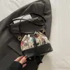 Estilo Nuevo Primavera 2025, Elegante, Casual, Moderno, Cruzado, Sencillo, Tendencia, Bolso Cubo de un Hombro para Mujer
