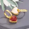 Cuffs para Oreja de Corazón de Nácar Rojo de Doble Cara Accesorios para Mujer Otoño/Invierno Pendientes Lujo Ligero Gama Alta Versátil Joyería de Moda