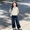 Traje Fresco de Otoño para Niñas 2026 Nueva Moda Infantil Versátil Top para Niña Jeans Ropa de Otoño Conjunto de Dos Piezas
