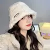 Sombrero tipo cubo mongol con protección para las orejas de terciopelo para otoño e invierno, bufanda para la cabeza con ala enrollada para mujer, sombrero de felpa grueso y a prueba de viento, cálido para el frío