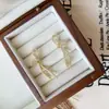 Brincos Elegantes Longos Super Brilhantes de Laço com Diamantes para Mulheres, Design de Nicho, Brincos Modernos e Versáteis, Brincos de Alta Qualidade