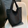 Bolsa estilo coreano Bolsa de ombro feminina Grande capacidade Bolsa de livro para estudante Bolsa de mão para通勤 Masculina e feminina Leve Bolsa tote artística da moda