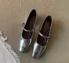 Sapatos Mary Jane com strass estilo francês Chuyuji para mulheres, novo modelo 2026, com aumento interno de altura, confortáveis para os pés, sapatos de salto baixo de corte raso