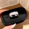 Anel vintage de zircônia de luxo leve em formato de coração vazado, estilo minimalista, anel aberto personalizado para o dedo indicador, joia versátil estilo coreano ins