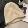 Gorro de punto retro con mariposas para mujer, adecuado para otoño e invierno, diseñado para cabezas de mayor tamaño, proporcionando calidez y un efecto adelgazante, de corte holgado y cubriendo toda la cabeza