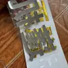 Texto Metálico Estéreo 3D Personalizado Extendido y de Gran Tamaño Se Puede Colocar en Coches Mecánicos con Efecto Estéreo Dorado