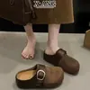 Zapatos tipo mule Birkenstock para mujer de cuero genuino con suela gruesa, colección otoño 2026, sin cordones y de punta cerrada para uso en exteriores