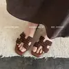 Sandalias planas para mujer 2026 verano moda exterior versátil sandalias de celebridad de internet estilo hada zapatos adelgazantes para mujer
