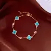 Pulsera con Cierre Redondo de Flor de Circonia Chapada en Oro Real de 18 Quilates, Pulsera de Moda y Versátil, Sensación de Lujo Ligero y Gama Alta, Joyería para Mujer