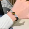 Pulsera de Cuentas de Ágata de Cristal Natural con Correa de Cuero para Mujer, Joyería Versátil de Moda Nicho Única para la Buena Suerte
