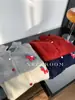 Cárdigan de Punto Bordado Rojo con Caballo Nuevo Año Reductor de Edad para Mujer, Suéter Abrigo Suave Versátil con Estilo, Tendencia Principios de Primavera 2026