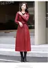 Abrigo de Cuero Haining para Mujer, Estilo Largo por Encima de la Rodilla, Otoño/Invierno 26, Gabardina de Cuero Acolchada Estilo Coreano, Cuello Solapa, Corte Ajustado, Tallas Grandes