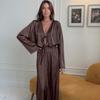 2026 Nuevo Estilo Europeo y Americano Primavera y Verano Satén Marrón Suave Conjunto de Pijama de Manga Larga y Pantalón Largo Ropa de Casa Transfronteriza para Mujer Venta al por Mayor