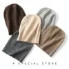 Gorro de Cachemira 2026 Otoño/Invierno Nuevo para Mujer de Gama Alta Color Sólido para Exteriores Cálido Moderno Casual Plegable de Punto Grueso