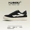 Zapatos de Skate Universales Negros de Suela Gruesa para Hombre 2025 Nueva Tendencia de Otoño Versátiles Zapatos de Pan Zapatos Deportivos y de Ocio para Hombre