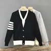 Cardigan Elegante de Alta Qualidade Outono e Inverno Cor Contrastante Retro Gola V Costura Suéter Suéter Casaco Masculino