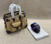 Bolso Birkin de 25 cm en Piel Cargo-Swift con Bolsillo Interior de Lona y Correa de Hombro de Puntos (M06Bk)