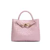 Bolsa de Mão de Metal com Fivela de Borboleta de Alto Padrão Transfronteiriça para Mulheres, Bolsa de Ombro Transversal Versátil Retrô, Bolsa Sacola Trançada Casual