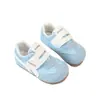 Tenis de malla para niñas, nueva colección otoño 2026, zapatillas casuales transpirables estilo coreano para niños, zapatillas ligeras para correr para bebés y niños pequeños