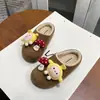 Pantuflas de Algodón para Niña Meillard Marrón con Cubre-Cabeza para Uso en Exteriores, Invierno 2026 Nuevas Lindas de Dibujos Animados Pantuflas de Algodón Birkenstock