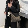Bolsa de comércio exterior transfronteiriça popular com estampa de leopardo Bolsa feminina de grande capacidade Bolsa de lona Bolsa feminina de ombro Bolsa transversal Bolsa versátil para deslocamento feminino