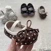 Nuevos zapatos de otoño para bebé estilo coreano, zapatos de suela blanda para primeros pasos, zapatos de princesa para bebés, elásticos, antideslizantes, anticaída con lazo