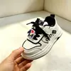 Primavera 2026 Novos Tênis Esportivos para Bebês Meninas Crianças Pequenas Sapatos Infantis Funcionais Crianças Pequenas Corrida Cabedal de Couro Respirável Tênis de Skate Infantil