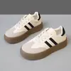 Explosões Tênis de Treino Feminino 2025 Primavera e Outono Novos Sapatos Femininos Sola Grossa Combina com Tudo Sapatos Brancos Tênis Esportivos Respiráveis para Mulheres