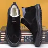 Sapatos Masculinos Cuidadosamente Selecionados Inverno 2025 Forrados com Lã Espessados Camurça Cano Alto Algodão para Heattech e Reter Temperatura Neve do Nordeste Botas Grandes de Algodão