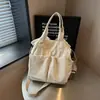 Cross2026 Otoño/Invierno Nuevo Bolso Tote Elegante Versátil para el Trabajo Simple Casual Sensación de Alta Gama Bolso de Hombro Cruzado Único