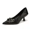 C688-1 Zapatos de tacón bajo puntiagudos con hebilla de pedrería metálica, versátiles mocasines de gamuza poco profundos para ir al trabajo, zapatos de mujer