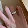 Anillo Romántico de Rastro Estelar Estilo Francés con Corazones Alternados Modelo Nuevo 2026 Exquisito Anillo de Joyería de Diseño de Nicho de Lujo Ligero Versátil