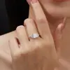 Anillo de Plata Europea y Americana S925 Transfronterizo con Piedra Principal Moissanita de 7*7 para Mujer, Anillo Brillante para Banquete de Compromiso, Anillo Geométrico de Lujo Ligero
