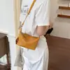 Moda Simples Japonesa Coreana 2026 Nova Bolsa de Ombro Único Transversal Tecida Diária Nicho Sensação de Alto Padrão