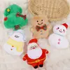 Broche de Muñeca Navideña de Peluche de Dibujos Animados Accesorios Reno Árbol de Navidad Muñeco de Nieve Colgante Chirriante Accesorios Accesorios