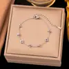 [Pulsera de Moda Caliente Mejor 2] Temperamento Europeo y Americano de Alta Gama K Oro Cruz Acero de Titanio Pulsera Diseño Nicho Estilo Frío Mujeres