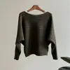 Top de punto suelto con manga murciélago acanalado de un solo hombro de árbol de tung Beishan para mujer Otoño P563