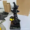 Nueva linterna de bruja de resina transfronteriza con adorno de luz de vela, Mensajero del Infierno con linterna, Decoración de Halloween