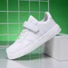 Nuevos Zapatos Deportivos para Niños 2026 Superficie de Cuero Impermeables Versátiles Transpirables para Niñas Zapatos de Patinaje para Niños Niños Medianos y Mayores Estudiantes Zapatos Blancos