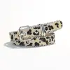 Novo cinto feminino estilo europeu e americano, cinto punk Y2K com estampa de animal leopardo para mulheres, borda vazada com decoração de miçangas e ilhós, cinto de couro para mulheres
