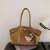 Bolsa Tote Grande de Inverno e Outono Retro Fosca Transfronteiriça para Mulheres 2026 Nova Bolsa de Ombro de Camurça Bolsa de Mão de Nicho