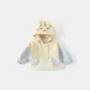 Chaqueta de Color Block Nueva para Niñas Primavera 2026 con Divertido Gorro de Conejito para Bebés, Colección Primavera